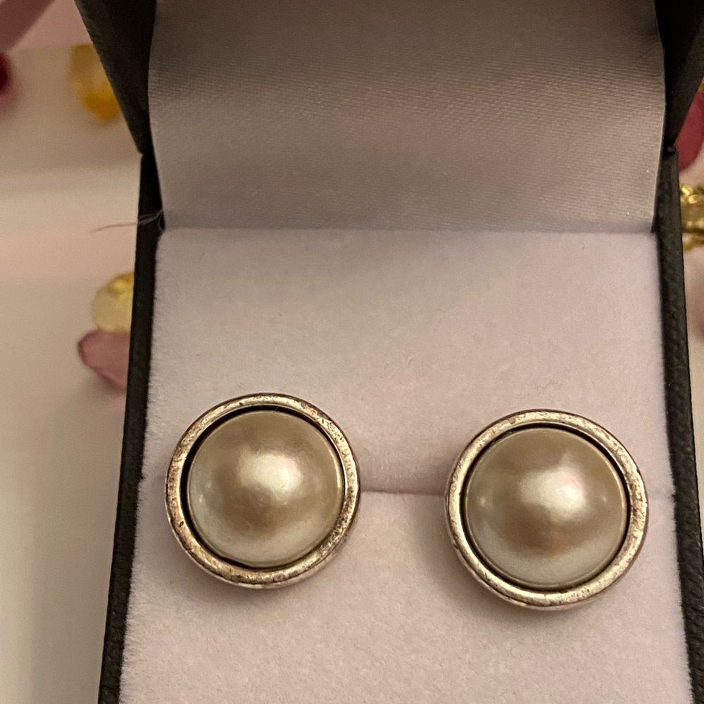 Vintage Anne Klein Faux Mobe Pearl Stud Earrings